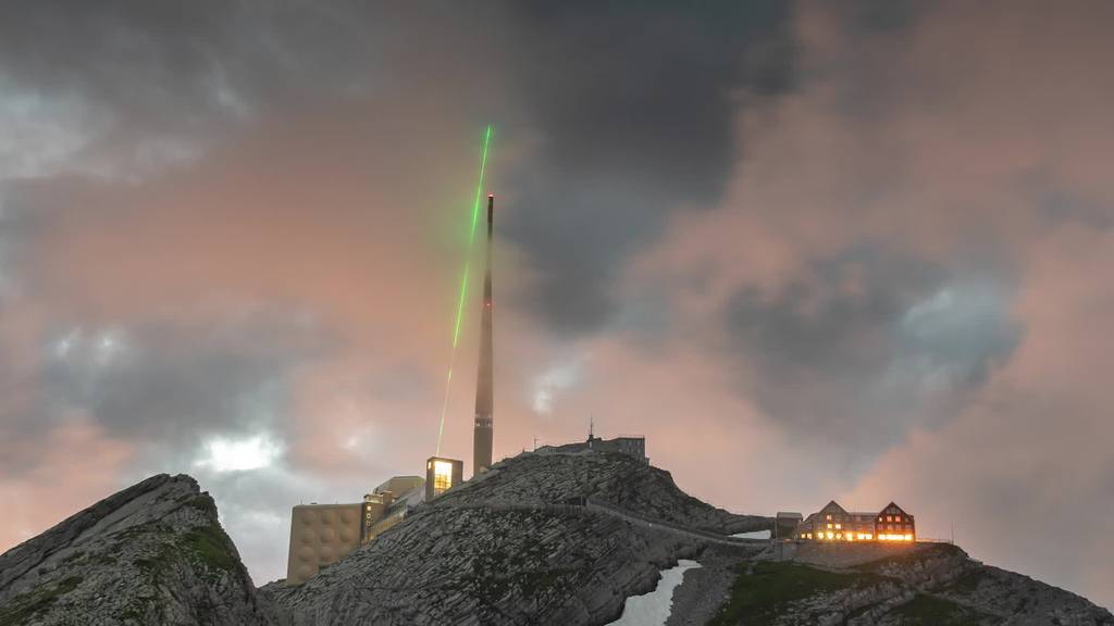 Blitzkanone: Forscher testen auf Säntis Laserblitzableiter