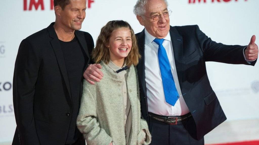 Emma Schweiger, ihr Vater Til Schweiger (links) und Dieter Hallervorden feiern 2014 in Berlin die Filmpremiere «Honig im Kopf» (Archiv)