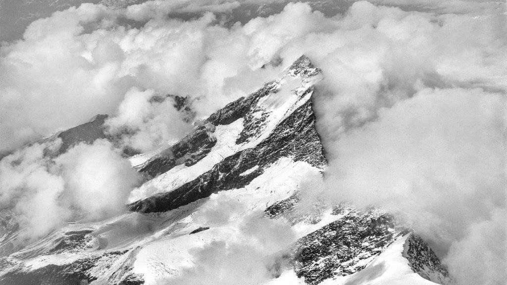 «Technisch innovativ und ästhetisch bestechend»: So beschreibt die Nationalbibliothek die ersten Luftaufnahmen der Schweiz von Eduard Spelterini - hier das Lagginhorn.
