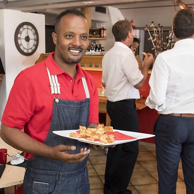 Integration im Bistro - Wallis öffnet Restaurant in Asylunterkunft