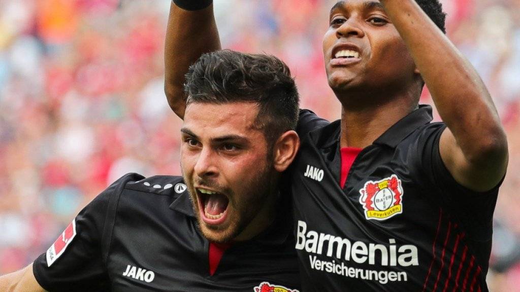 Kevin Volland (links) erzielte zwei Tore für Bayer Leverkusen beim klaren Sieg gegen Freiburg