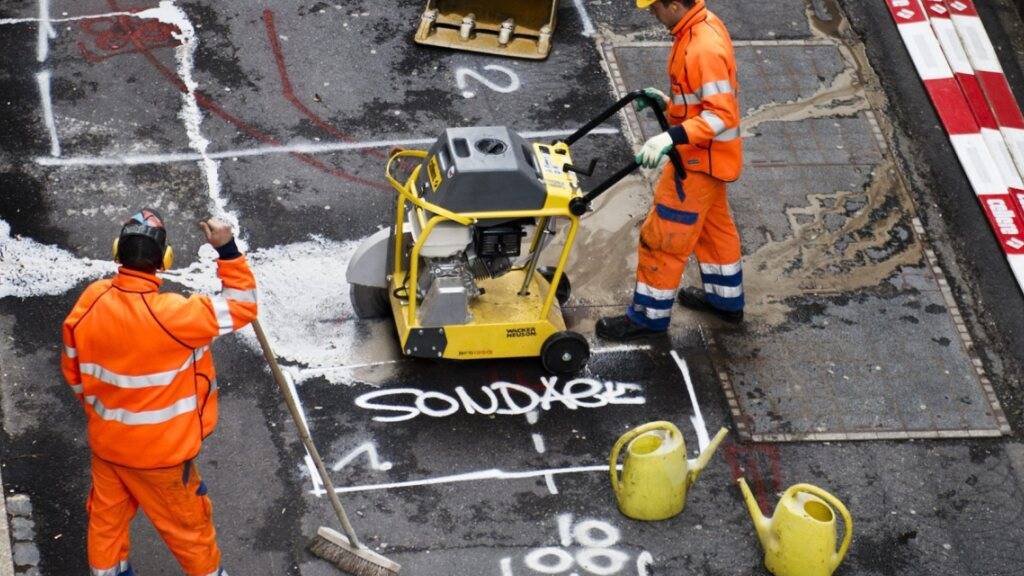 Die Motorfahrzeugsteuer zur Finanzierung der Strassen soll im Kanton St. Gallen angepasst werden. (Symbolbild)