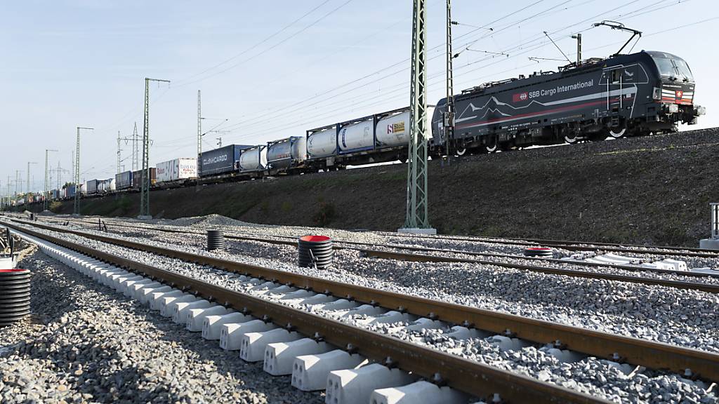 Der Bahnunterbruch im Oberbaselbiet von Mittwochabend ist behoben. Die Verbindung auf der Strecke von Basel nach Olten zwischen Liestal und Lausen wurde laut SBB wiederhergestellt. (Symbolbild)