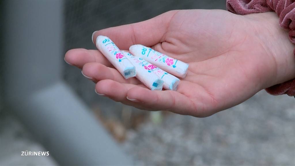 Gratis Binden und Tampons an Zürcher Schulen?