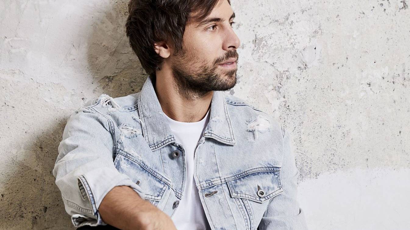 https://www.facebook.com/maxgiesinger/photos/