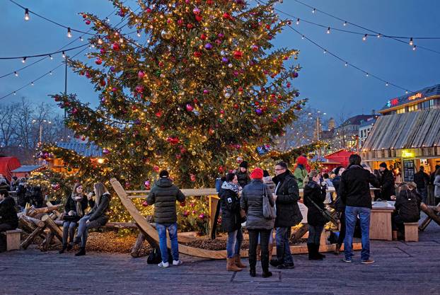 Christmas market at Sechseläutenplatz in Zurich.