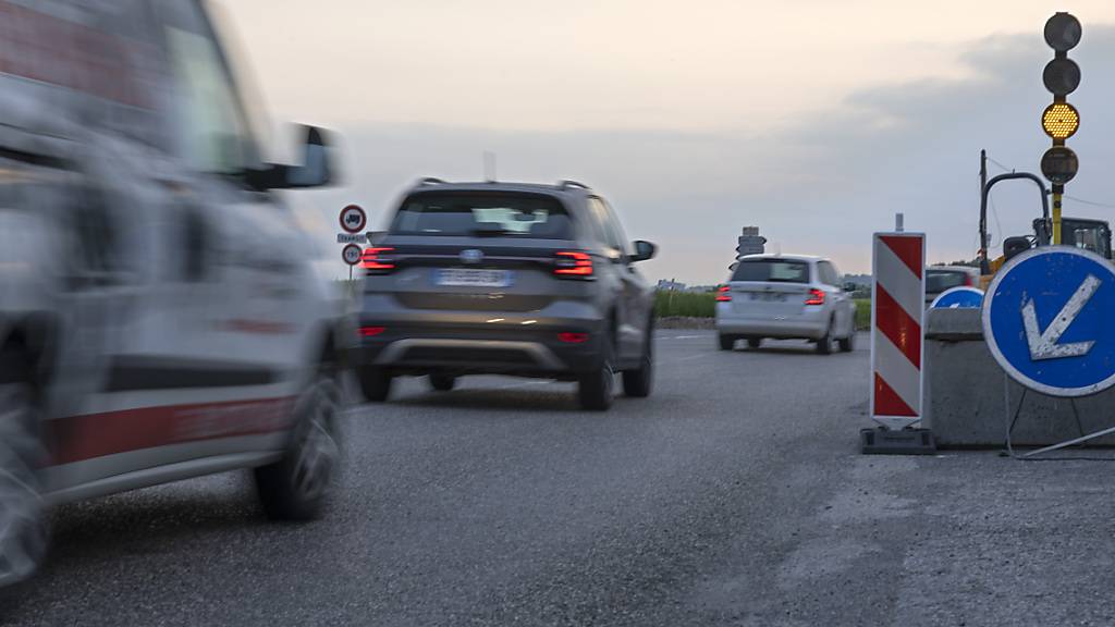 Die verkehrsreichste Thurgauer Kantonsstrasse führt von Kreuzlingen TG in Richtung Bottighofen. (Symbolbild)