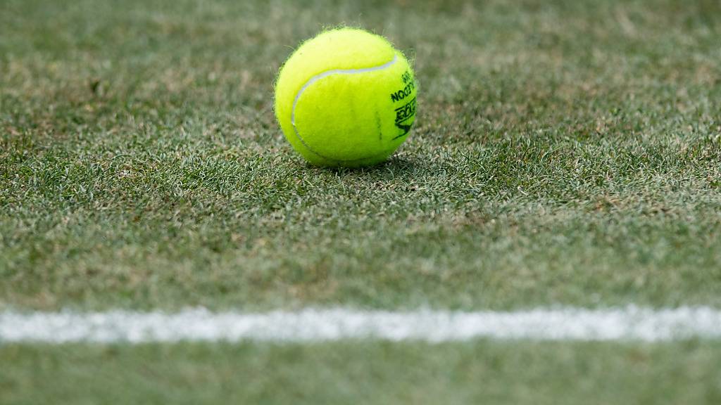 Die Tennis-Touren von ATP und WTA pausieren wegen des Coronavirus weiter bis mindestens Ende Juli