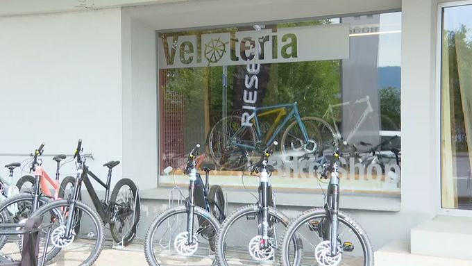 Diebe klauen 30 Bikes aus Veloteria in Stäfa