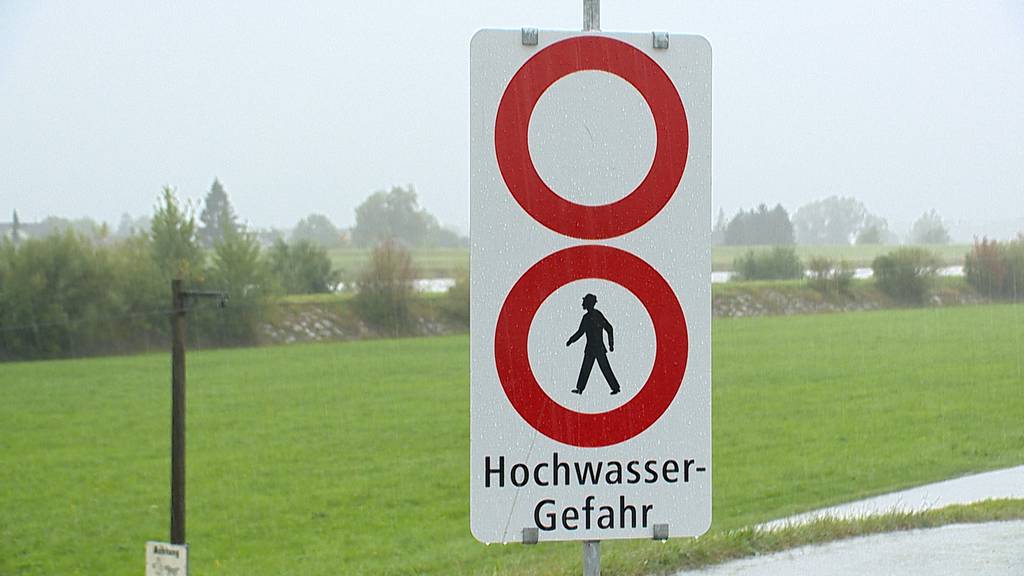 Überschwemmungen erwartet: Fussweg entlang des Rheins gesperrt