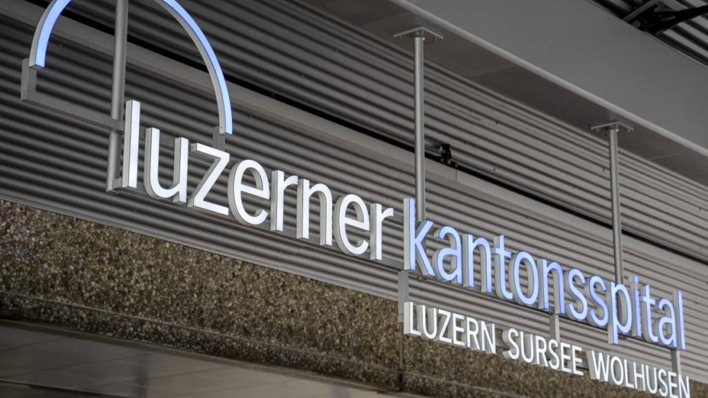 Für die Patientinnen der Frauenkliniken Sursee und Luzern sollen sich dank engerer Zusammenarbeit der Standorte die Wartezeiten reduzieren. (Archivaufnahme)