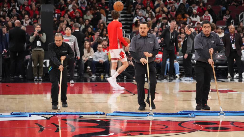 NBA-Spiel in Chicago wegen zu feuchtem Parkett abgesagt