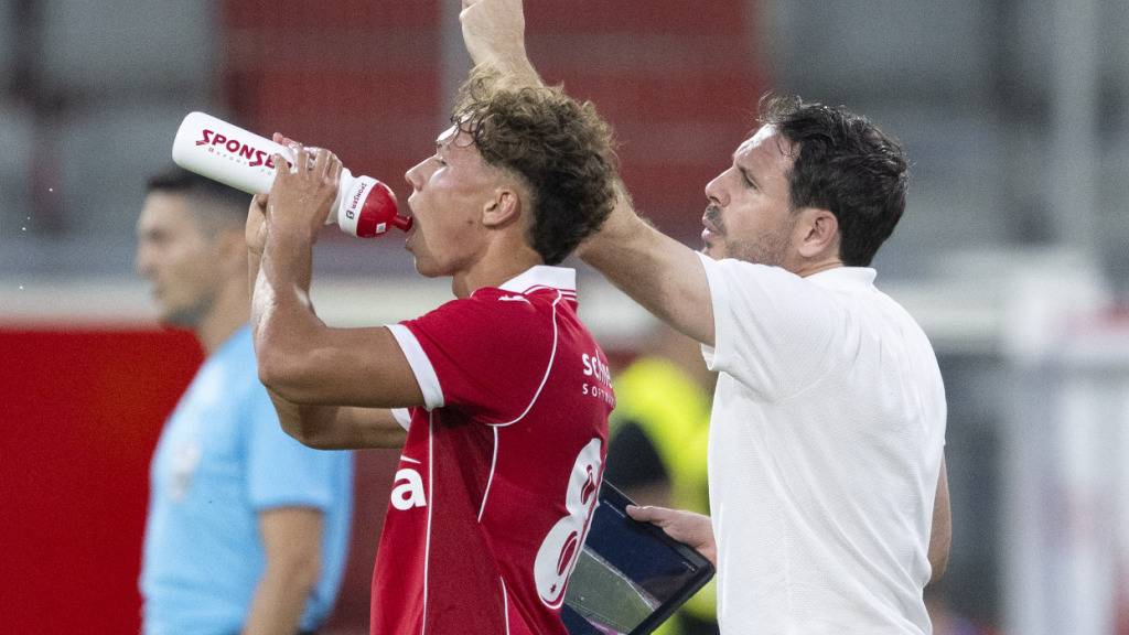 Trainer Gian-Luca Privitelli und Stürmer Simon Lengen reisen in der Ligaphase zunächst nach Enschede