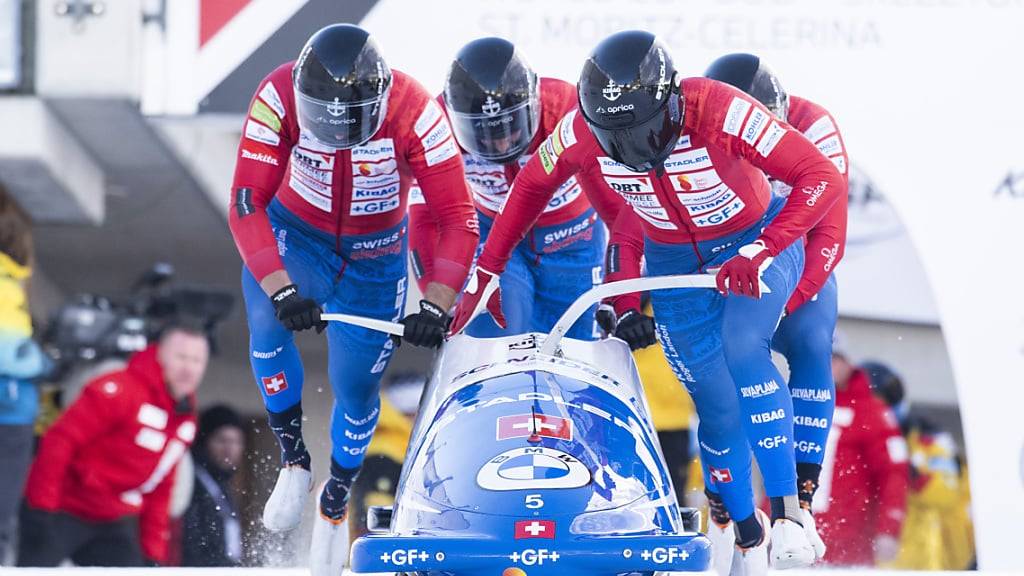 Der Schweizer Viererbob von Pilot Michael Vogt stürzte im Training in Altenberg