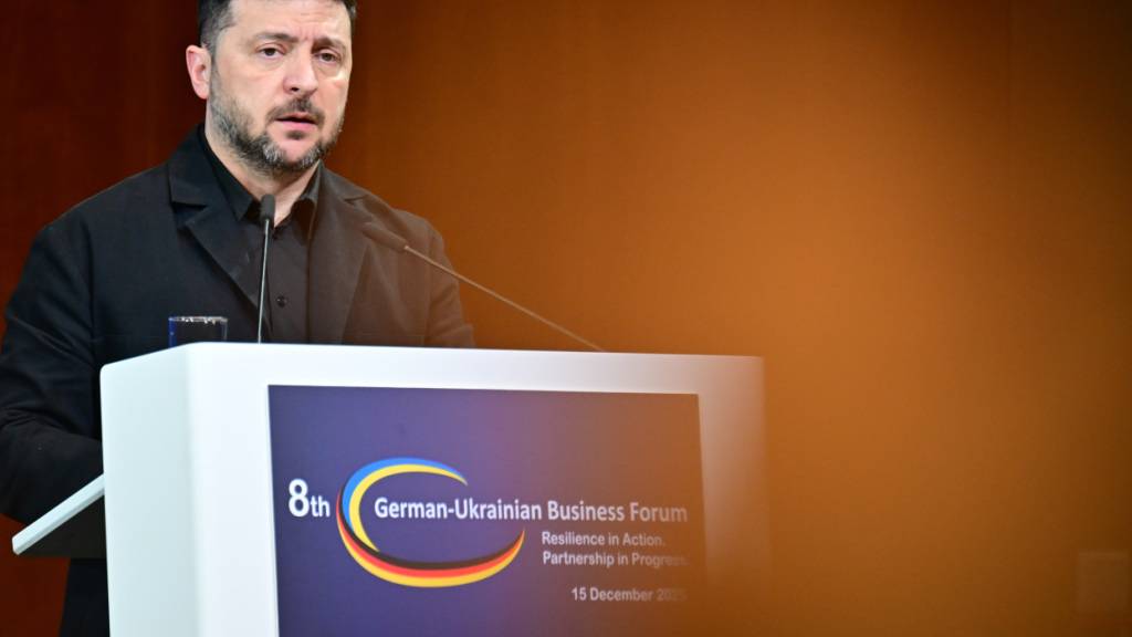 Wolodymyr Selenskyj spricht während des deutsch-ukrainischen Wirtschaftsforums. Foto: Sebastian Christoph Gollnow/dpa