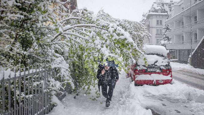 Schnee im April, Sommer im Oktober