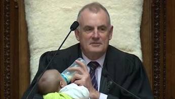 Baby im neuseeländischen Parlament