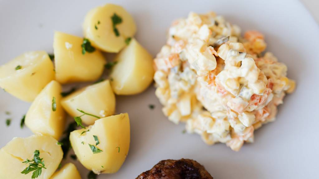 pexels-karolina-grabowska-4210803