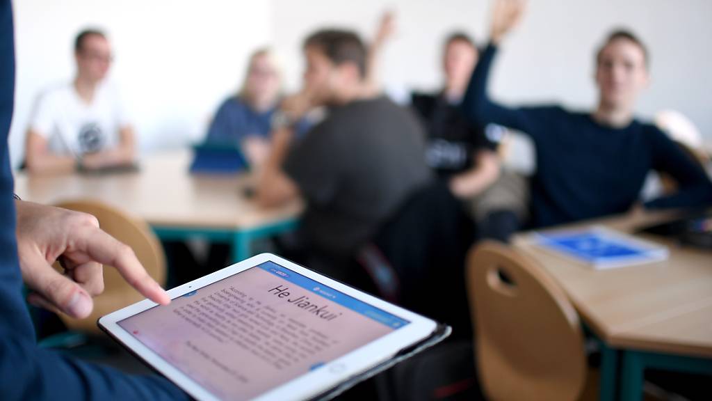 Die Stadt Bern setzt im Schulunterricht weiterhin auf iPads. (Symbolbild)