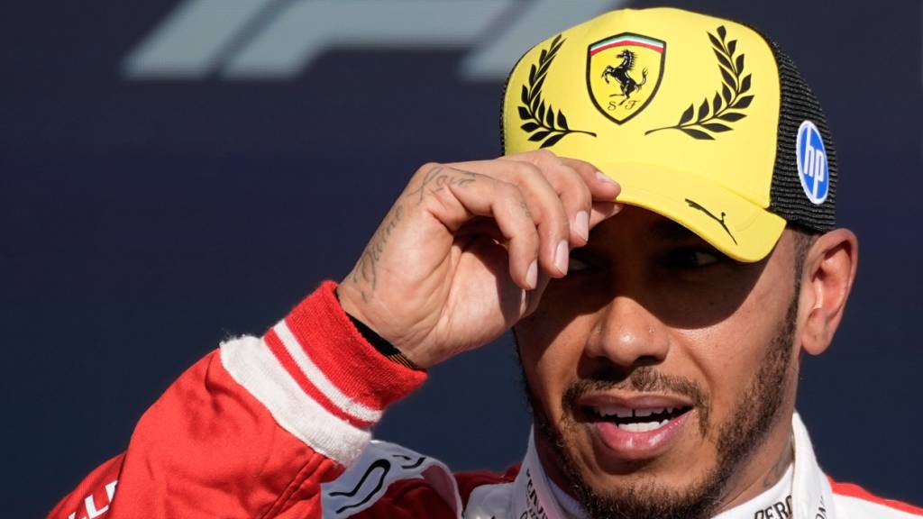 Lewis Hamilton gewinnt am Freitag in Silverstone sowohl das einzige Freie Training wie die Qualifikation für das Sprintrennen