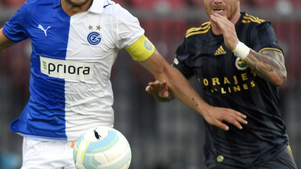 Die Grasshoppers mit Benjamin Lüthi mussten sich Fenerbahçe mit Torschütze Miroslav Stoch (rechts) auch im Rückspiel geschlagen geben