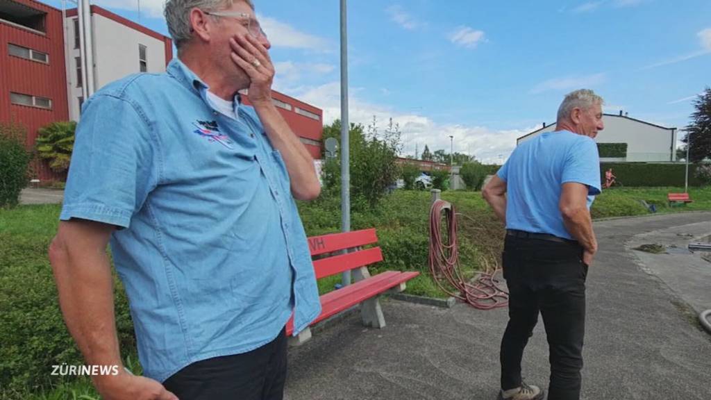 Brand im Hafen zerstört drei Boote – zwei Personen im Spital