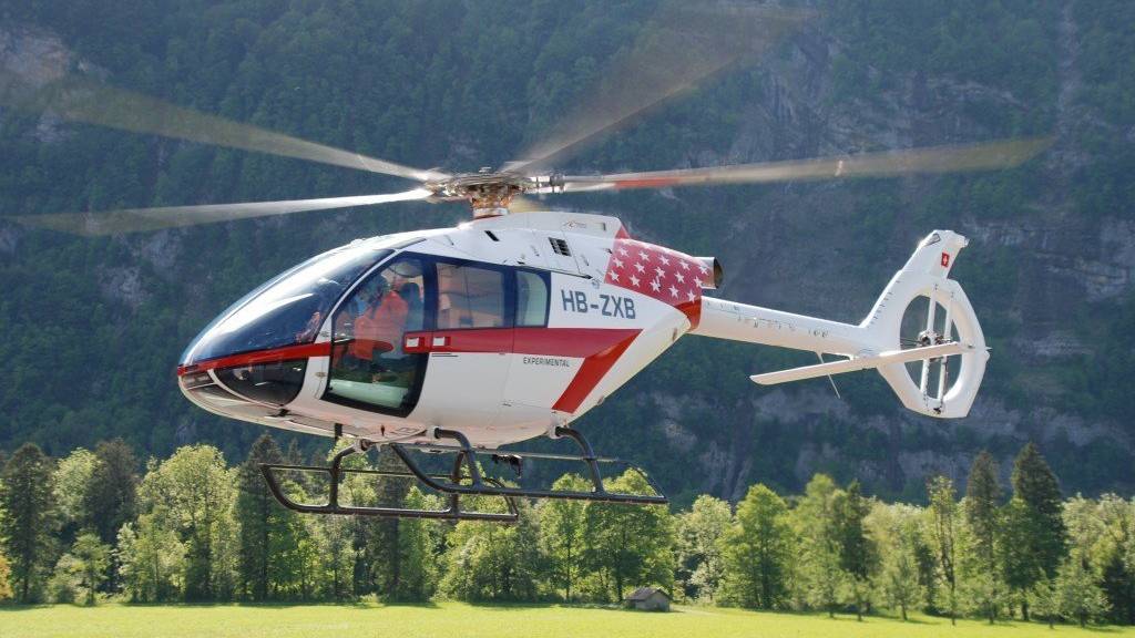 Die Knoepfel AG aus Walzenhausen liefert essentielle Teile für den Schweizer Helikopter (im Bild der Prototyp 2).