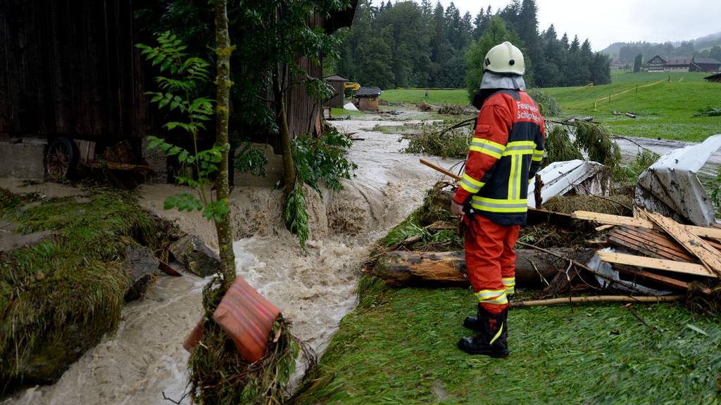 Feuerwehrmann wird nach Unwetter-Einsatz gekündigt