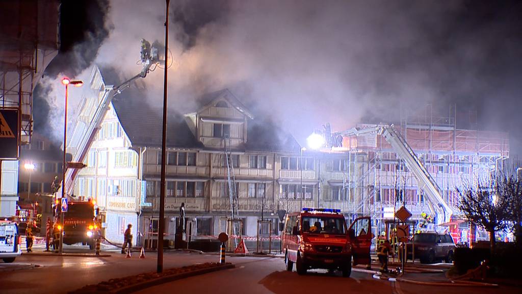 Grossbrand im Dorfzentrum von Wattwil – eine Person tot aufgefunden