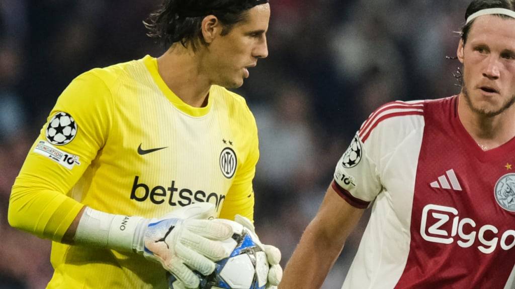 Den Ball fest im Griff: Nach vier Gegentoren am Samstag gegen Juventus bleibt Yann Sommer in Amsterdam ohne Makel