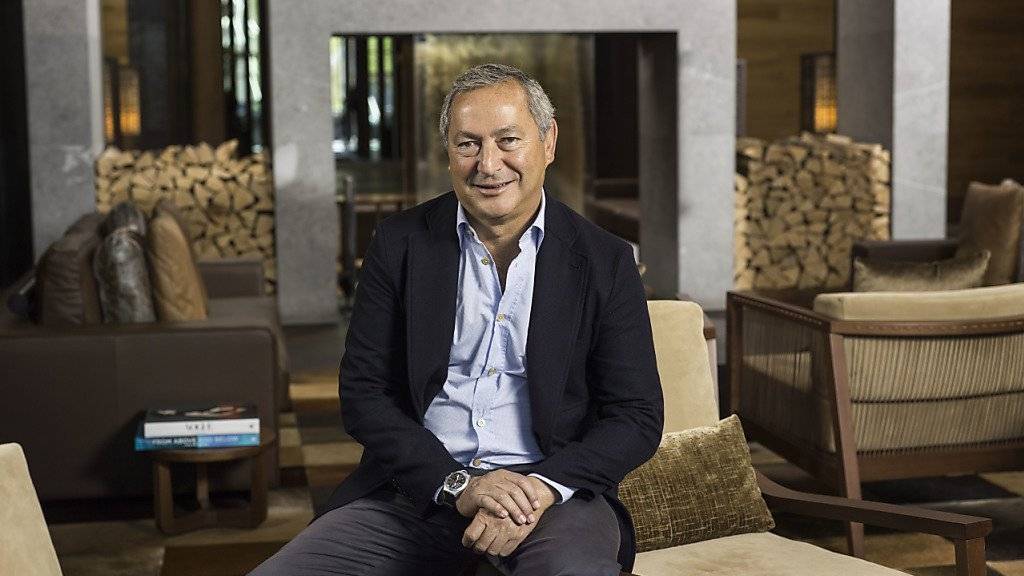 Der ägyptische Investor Samih Sawiris in seinem Hotel «The Chedi» in Andermatt: Höhere Verluste beim Hotelgeschäft in Andermatt und anderen Beteiligungen liessen den Gewinn von Sawiris Konzern Orascom schwinden. (Archiv)