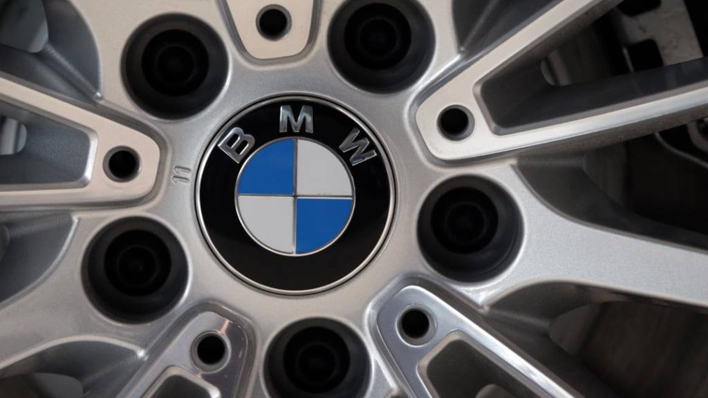 BMW konnte seinen Absatz in Europa steigern. In China schwächelte der Autobauer dagegen weiter.
