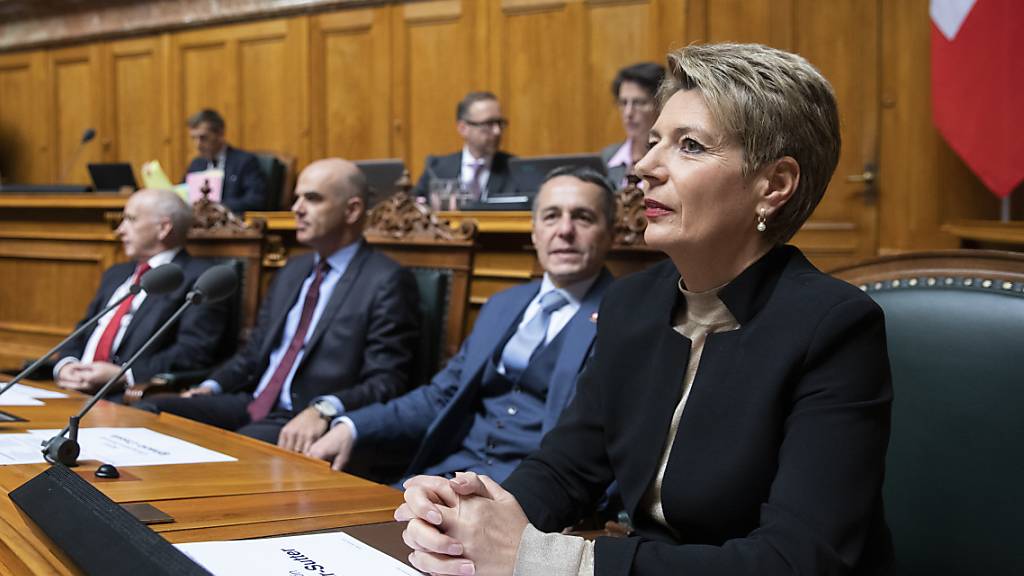 Bundesrätin Karin Keller-Sutter erwartet vorerst keine Departementsrochaden ihrer Regierungskollegen. (Archivbild)