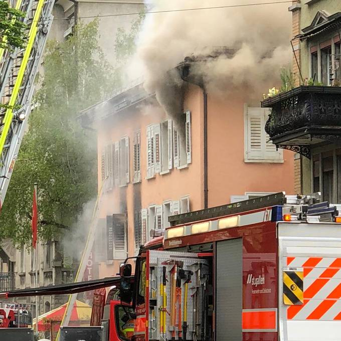 Brand im ehemaligen Hotel Friedburg: Vier Personen verletzt, niemand vermisst